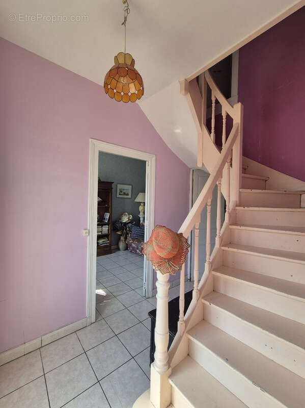 Maison à rénover avec fort potentiel et beau Terrain ! - photo 9