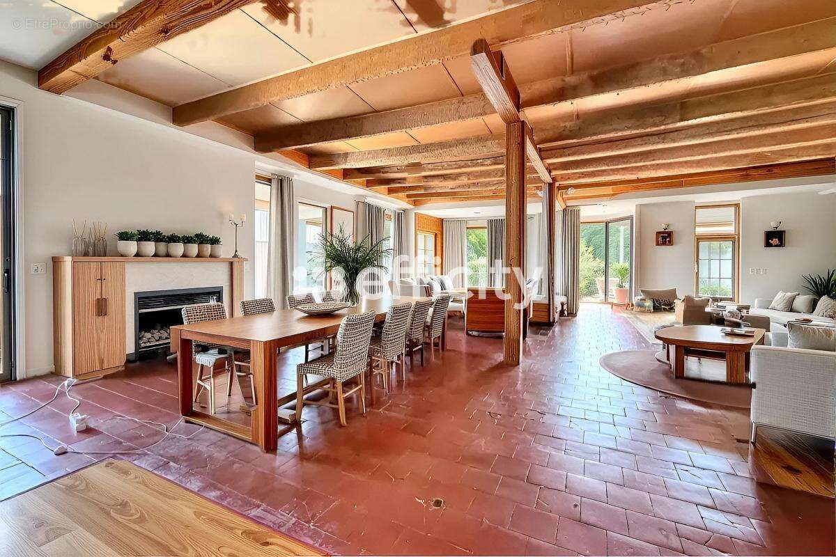 Maison à SAINT-FELIX-DE-LODEZ