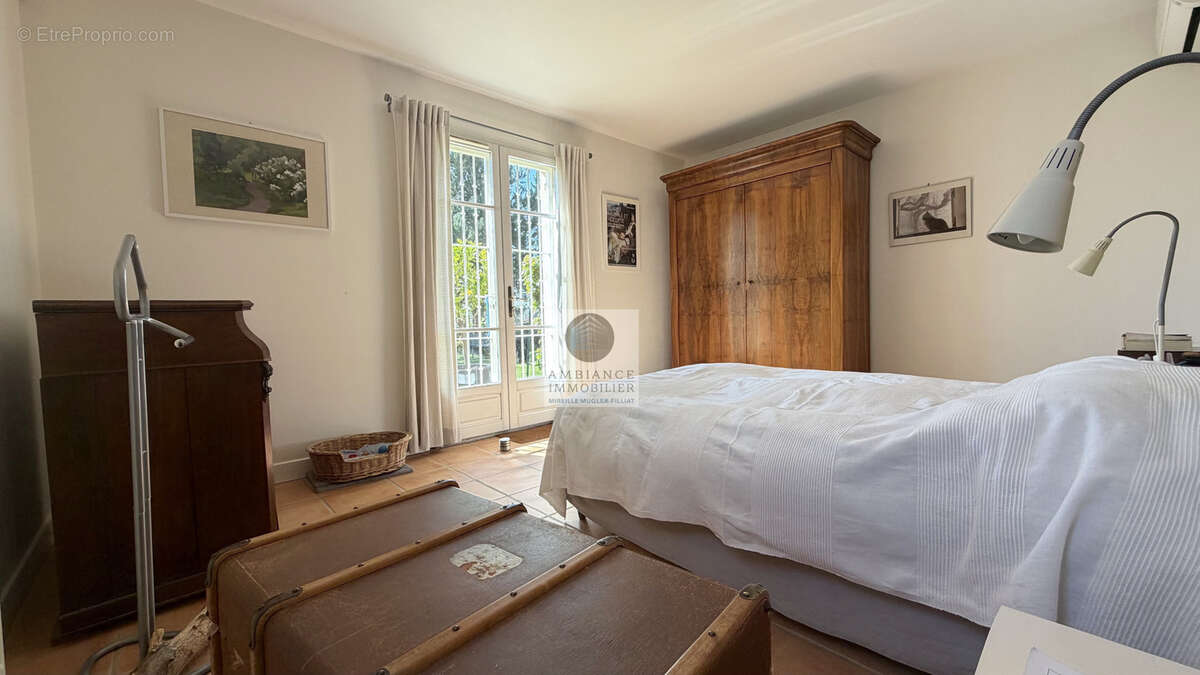 Maison à MONTELEGER
