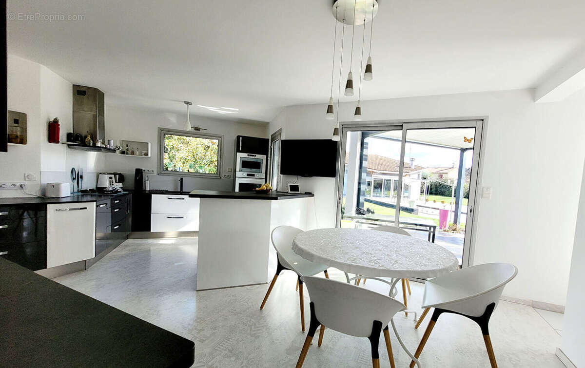 Maison à BOURG-DE-PEAGE