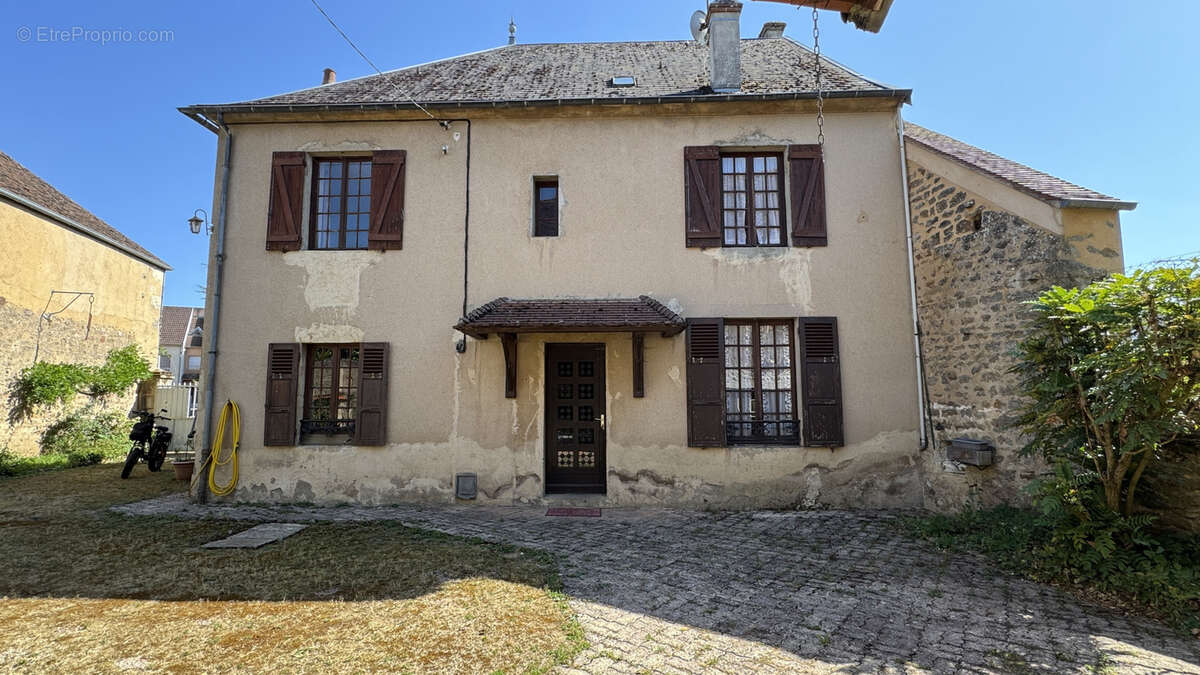 Vente en Exclusivité à Pontaubert - Charmante Maison de caractère avec jardin de 1467 m2 au prix de 235 400 €. - photo 24