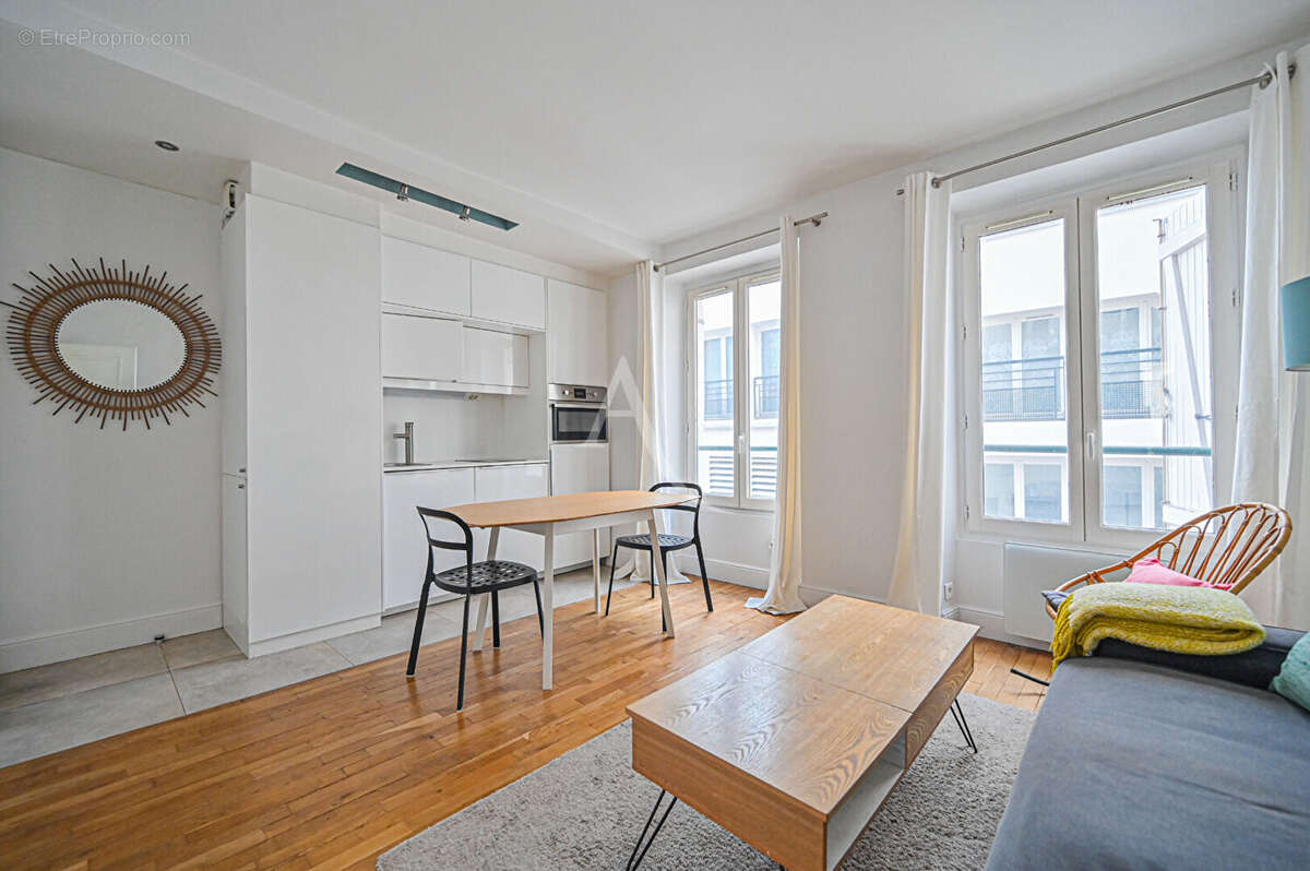 Appartement à PARIS-7E