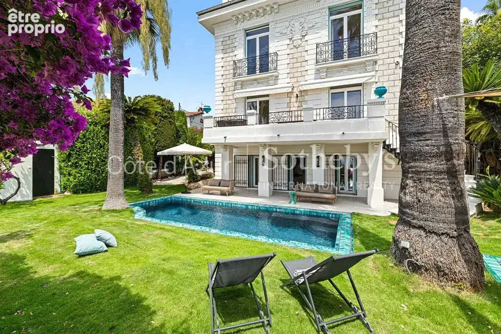 Nice Mont Boron Cap de Nice, Maison de Maître de 227 m² avec cinq chambres et piscine - photo 6