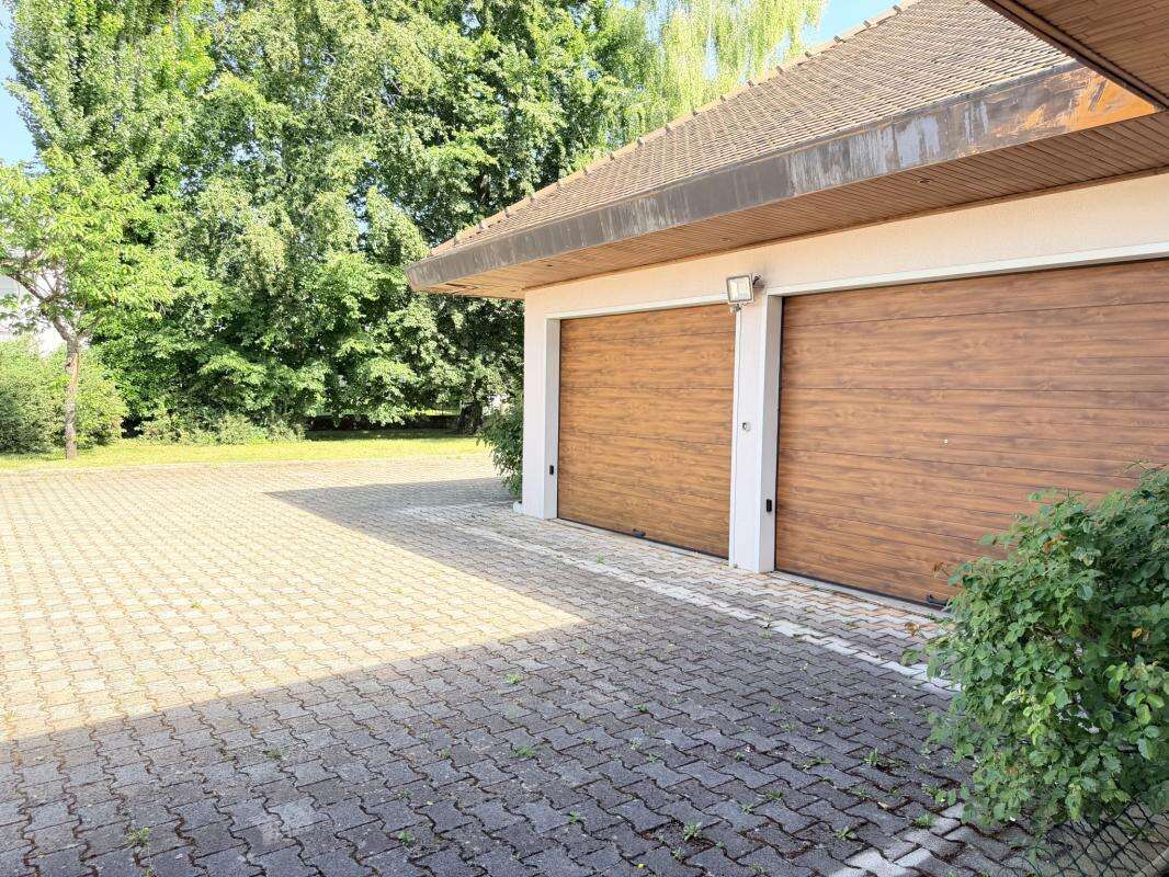 Divonne-les-Bains Centre Ville - Maison 6 chambres de 424 m2 - photo 17