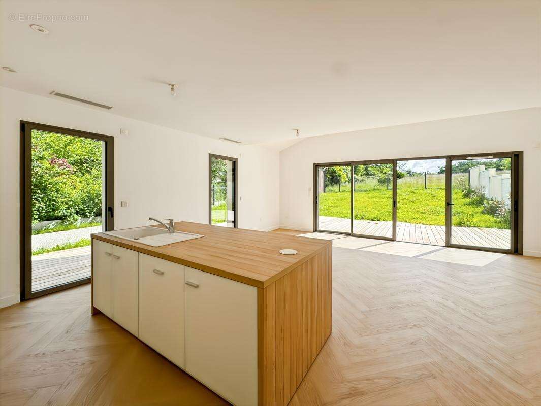 Maison à ARTIGUES-PRES-BORDEAUX