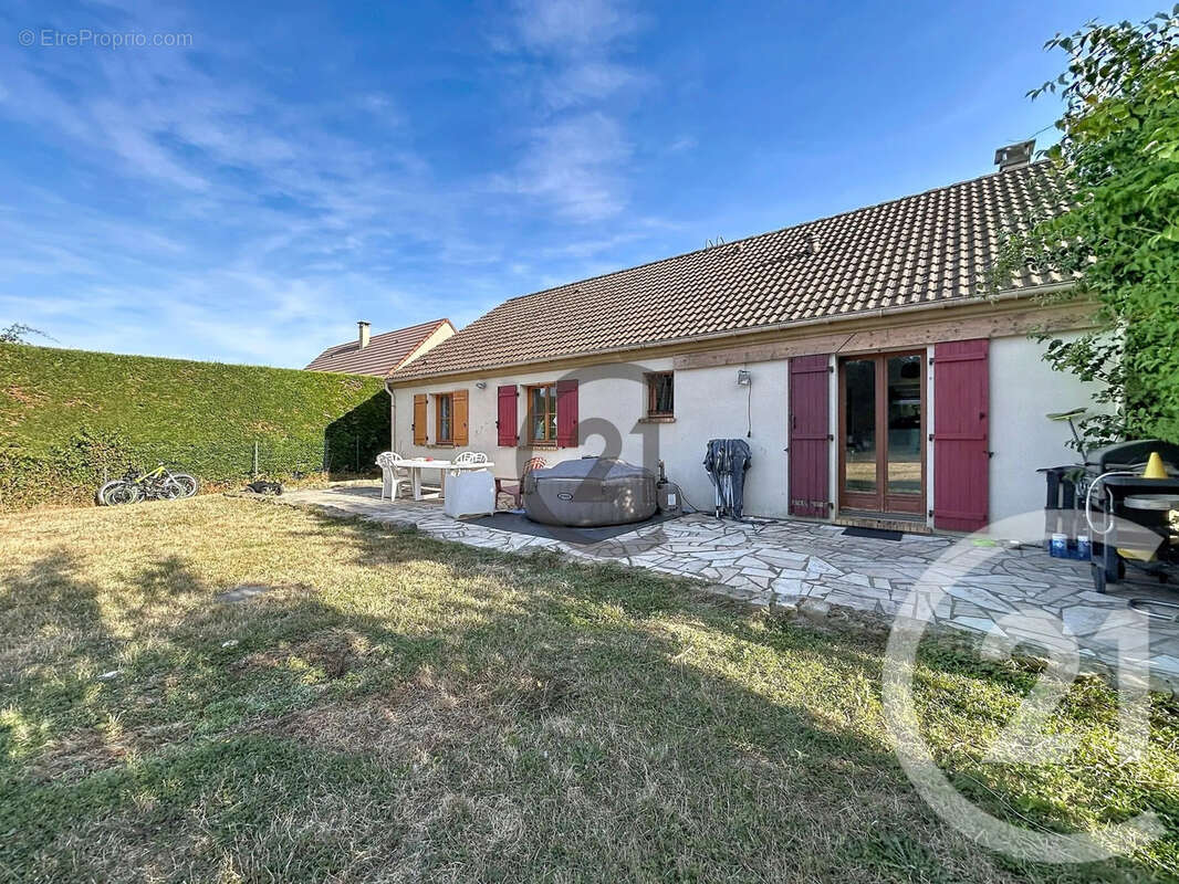 Maison 105 m² à Saint-Serotin  - photo 14