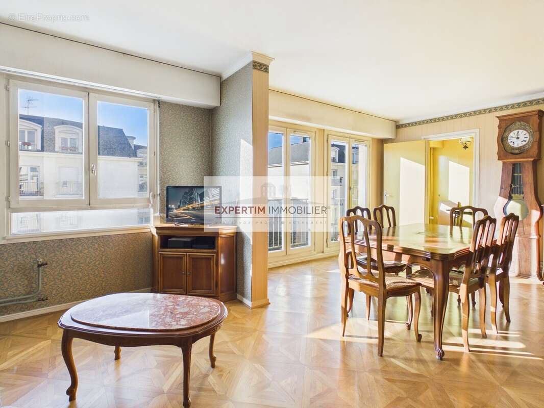 Appartement à VERSAILLES
