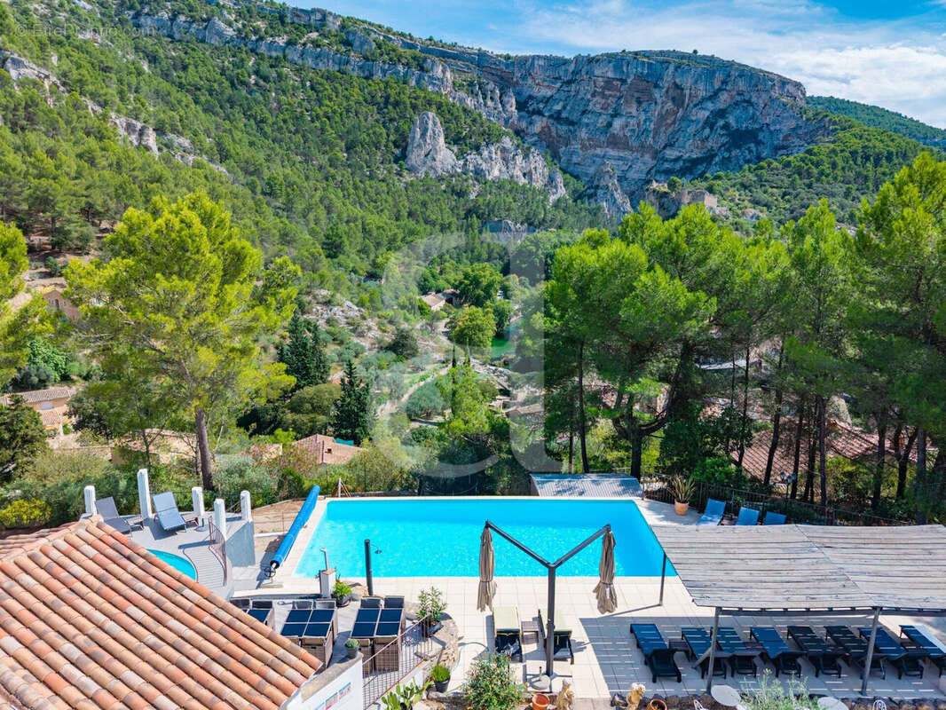 Maison à L'ISLE-SUR-LA-SORGUE