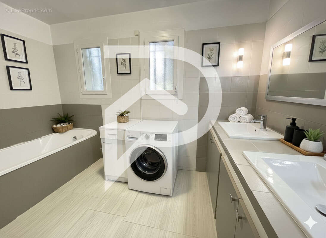 Maison à GALLARGUES-LE-MONTUEUX