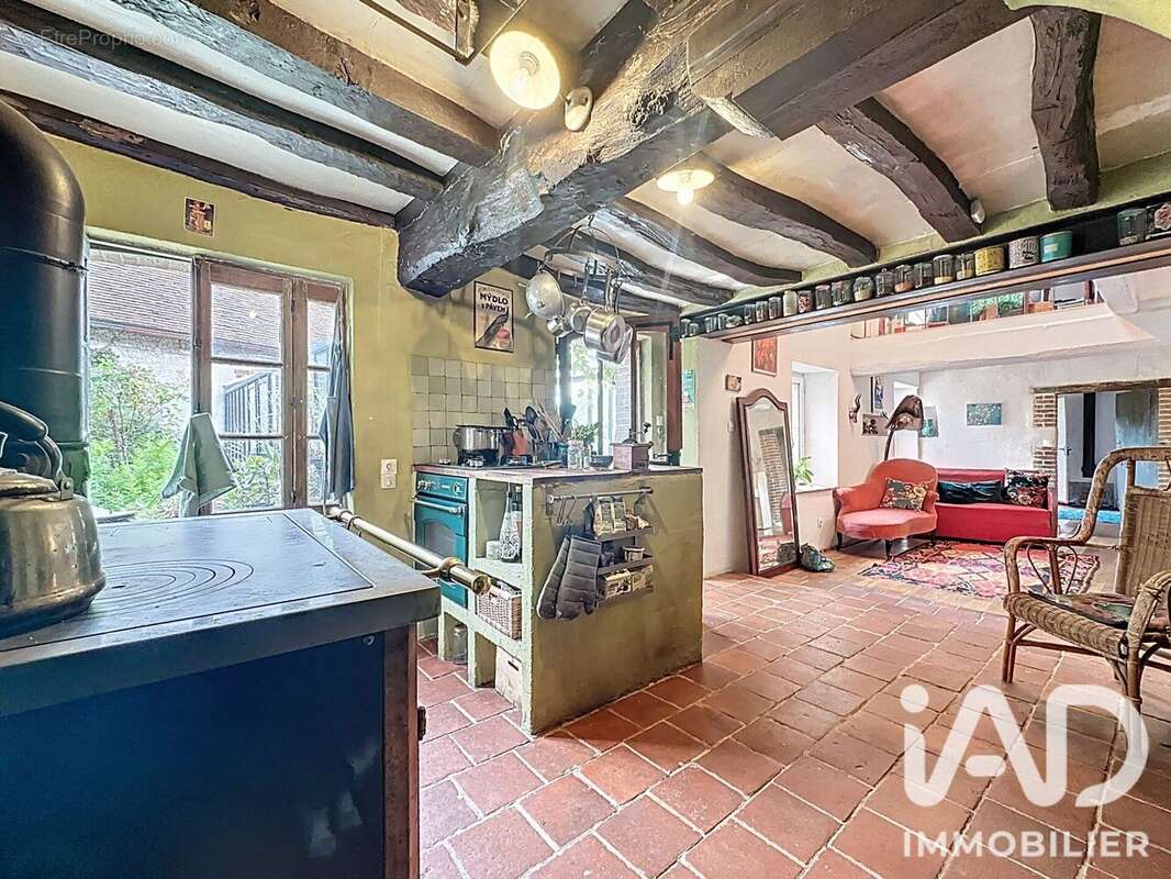 Maison 189 m² à Saint-Ange-Et-Torcay  - photo 5