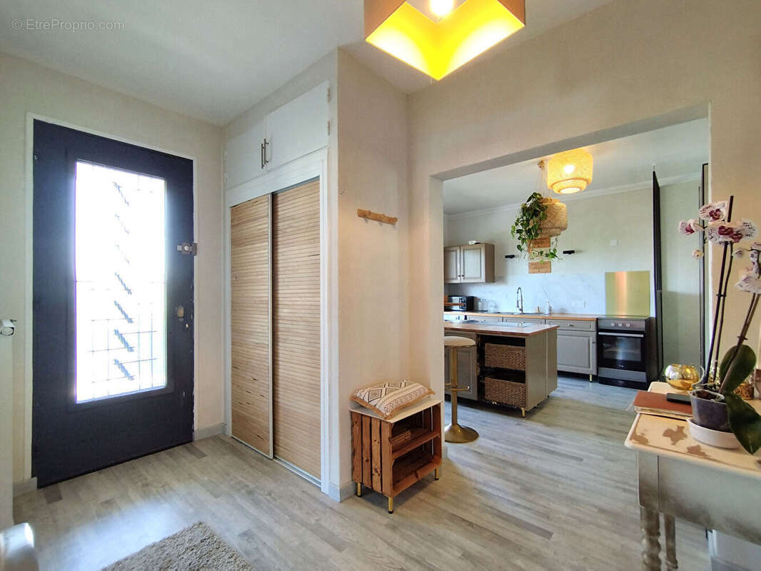 Maison à LA VILLE-AUX-DAMES