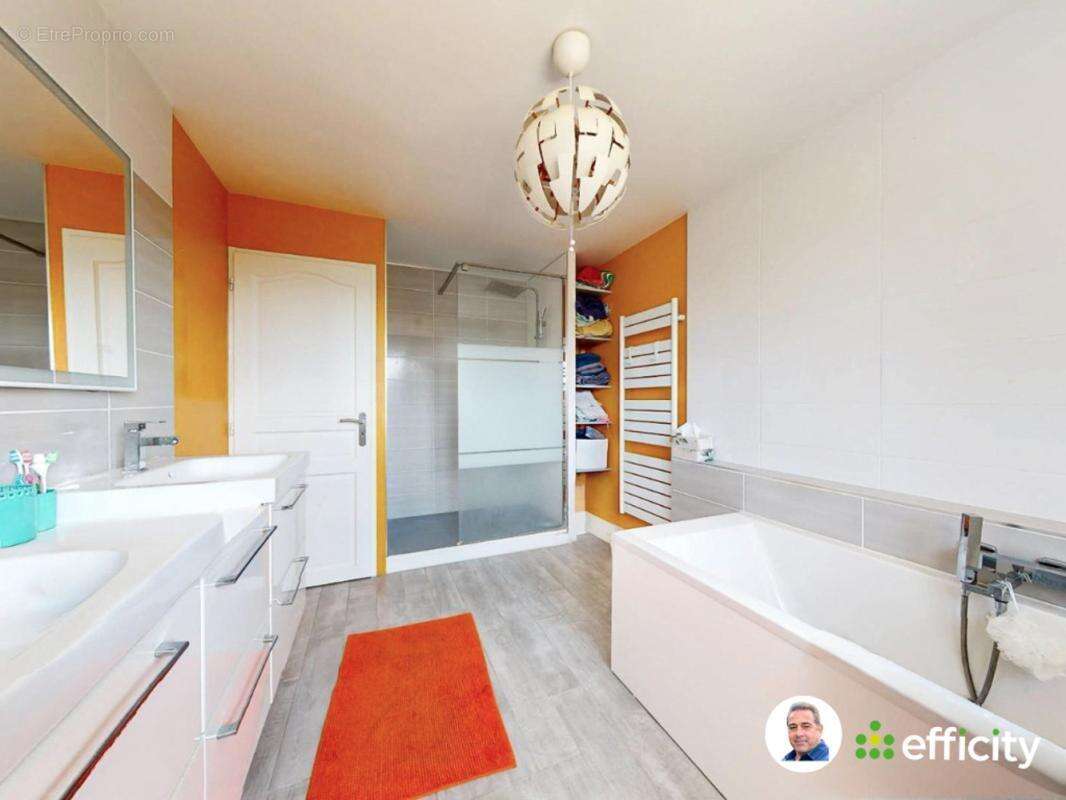 Maison à MONTMERLE-SUR-SAONE