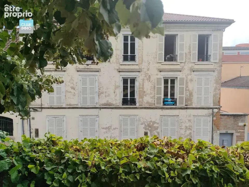 A macon en bourgogne appartement 8 pieces de 217 m² avec - photo 2