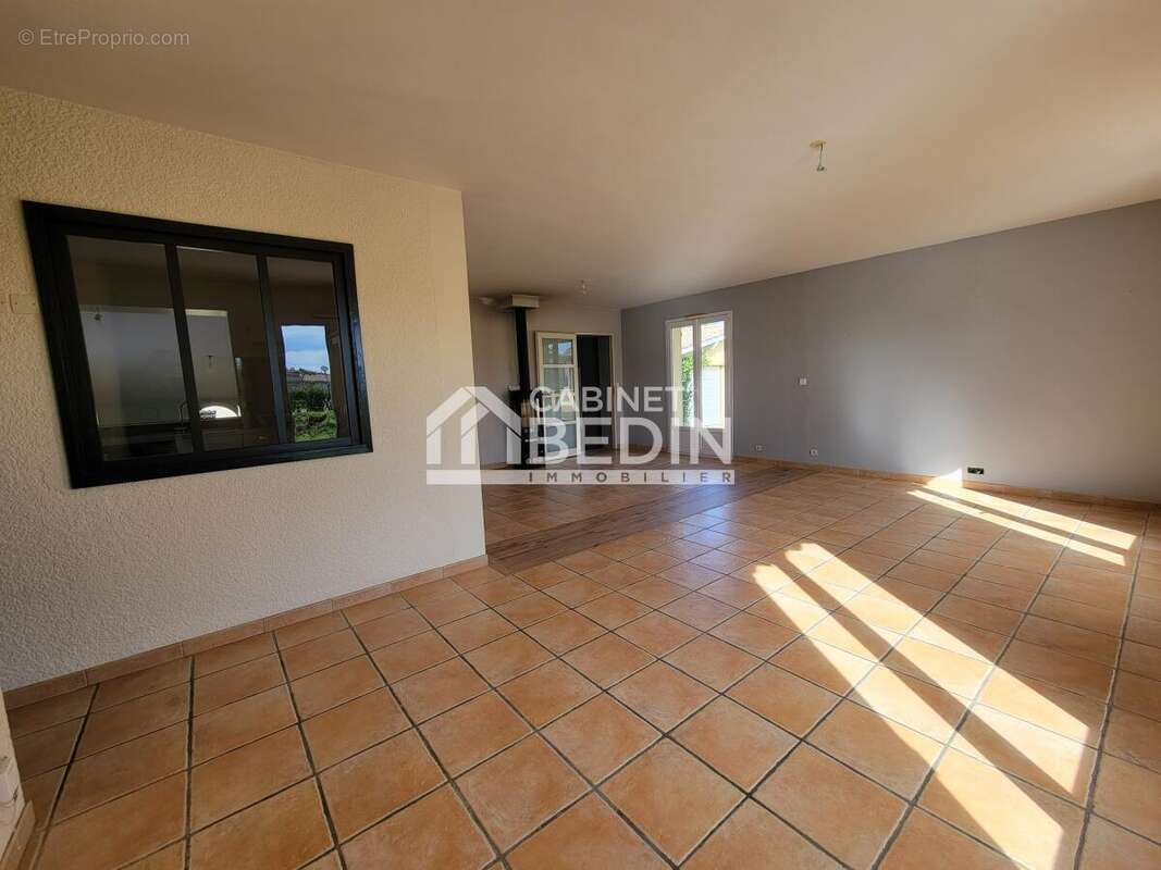 Maison à SAINT-PIERRE-DE-MONS