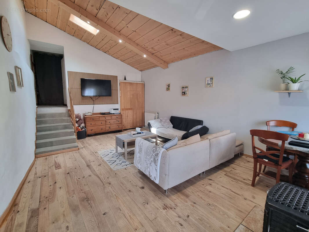 Maison à MARSAC-EN-LIVRADOIS