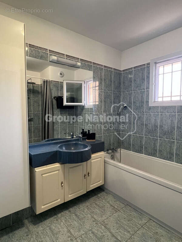 Appartement à SAINT-MARTIN-DE-CRAU