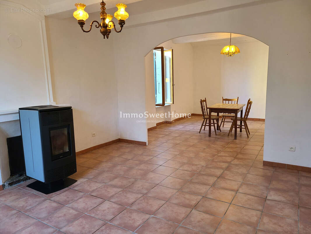 Maison à MIRABEL-AUX-BARONNIES