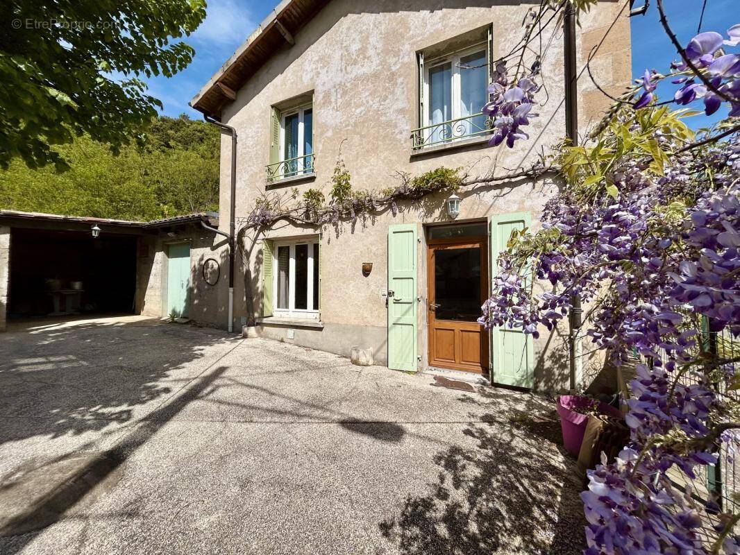 Maison à SAINT-JEAN-DE-MUZOLS