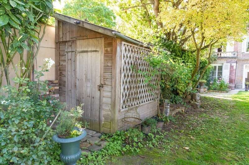 Maison bourgeoise avec jardin et garage - LISIEUX centre - photo 18