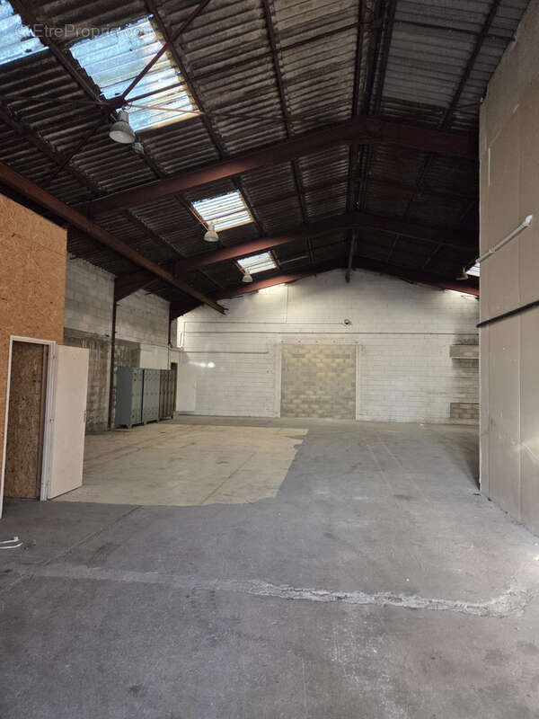 ENTREPÔT + BUREAUX   ÉTALANS (Axe Besançon - Pontarlier) - photo 5