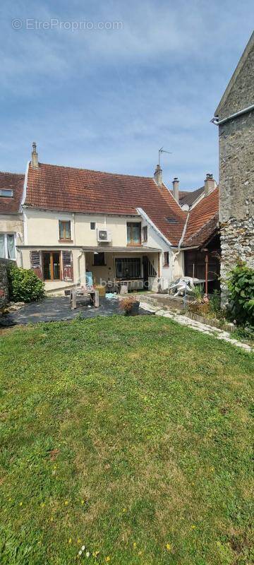 Maison à JOUY-SUR-MORIN