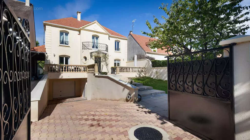 Maison à SAINT-BRICE-SOUS-FORET