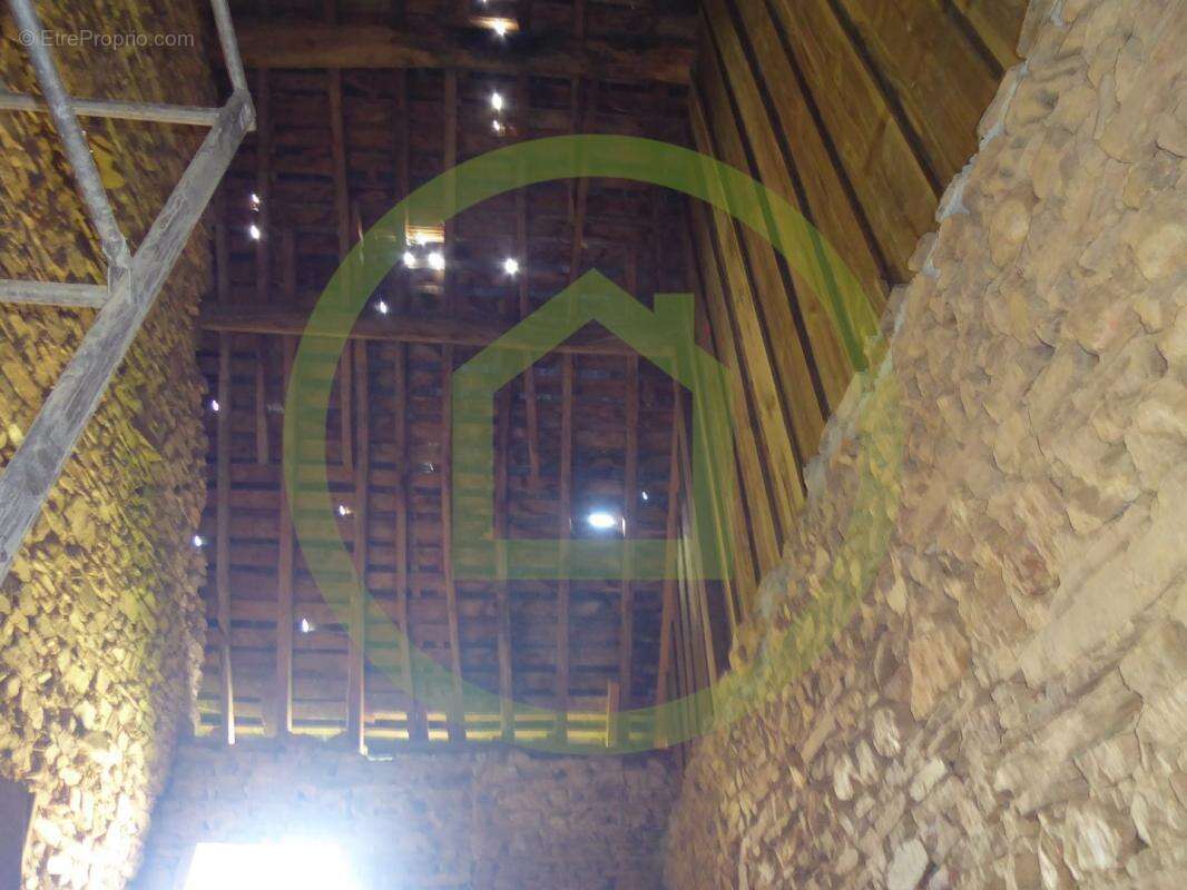 Maison à MOUTIER-MALCARD