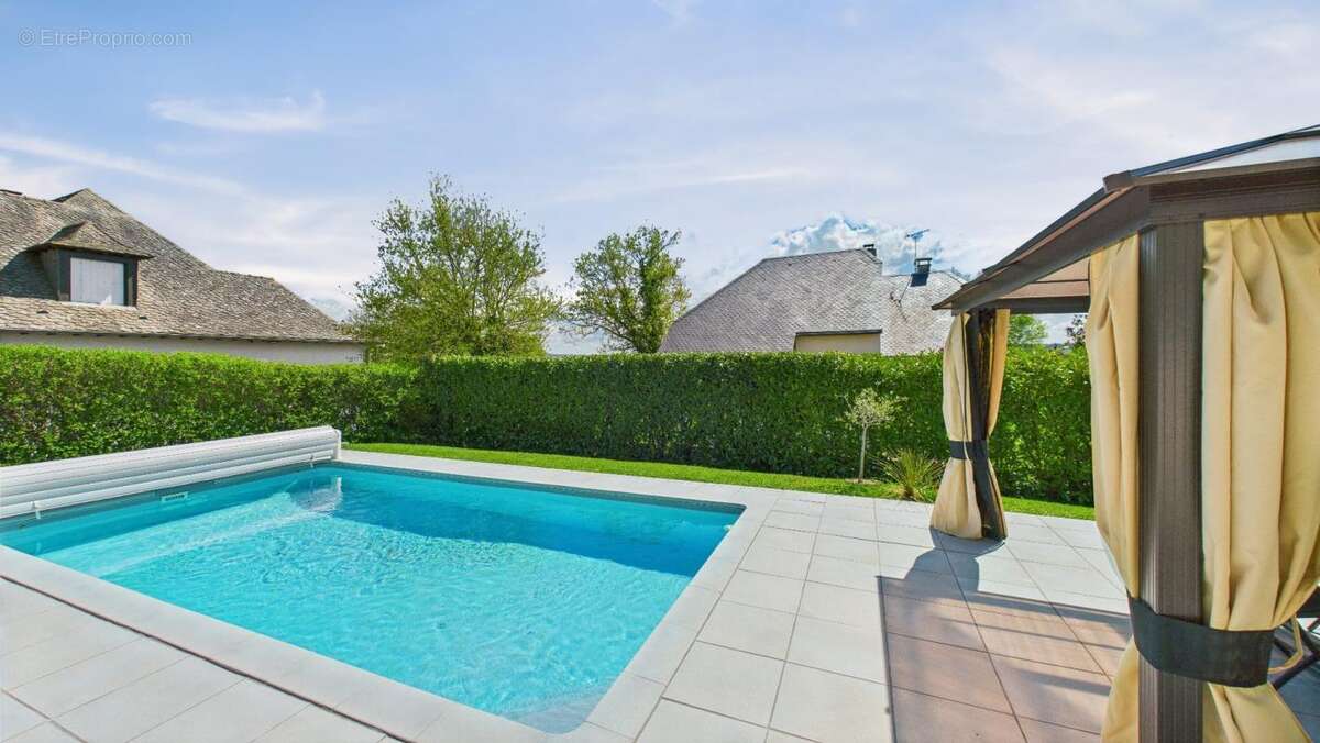 Maison à LUC-LA-PRIMAUBE