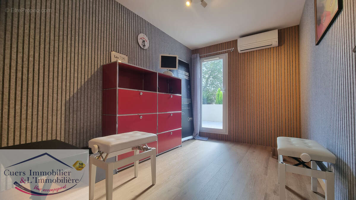 Appartement à SOLLIES-PONT