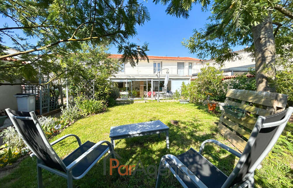 Maison à SAINT-JUST-LUZAC