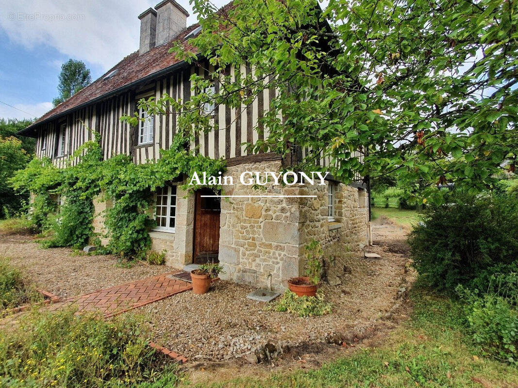 Maison à PONT-L'EVEQUE