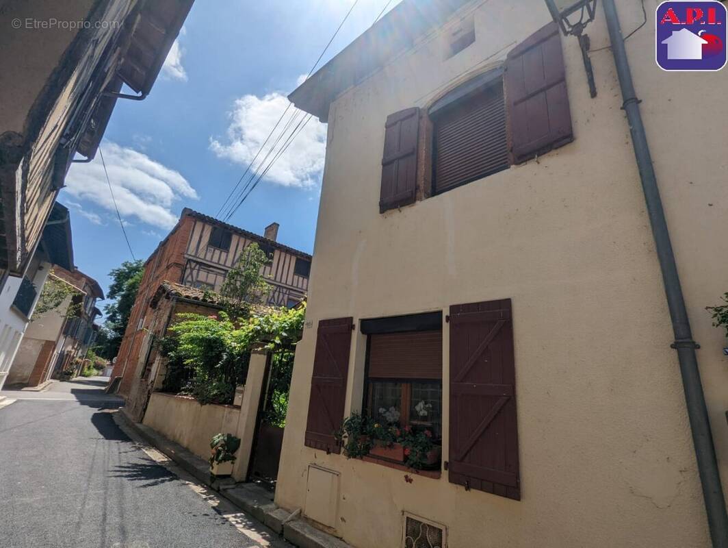 Maison à MONTESQUIEU-VOLVESTRE