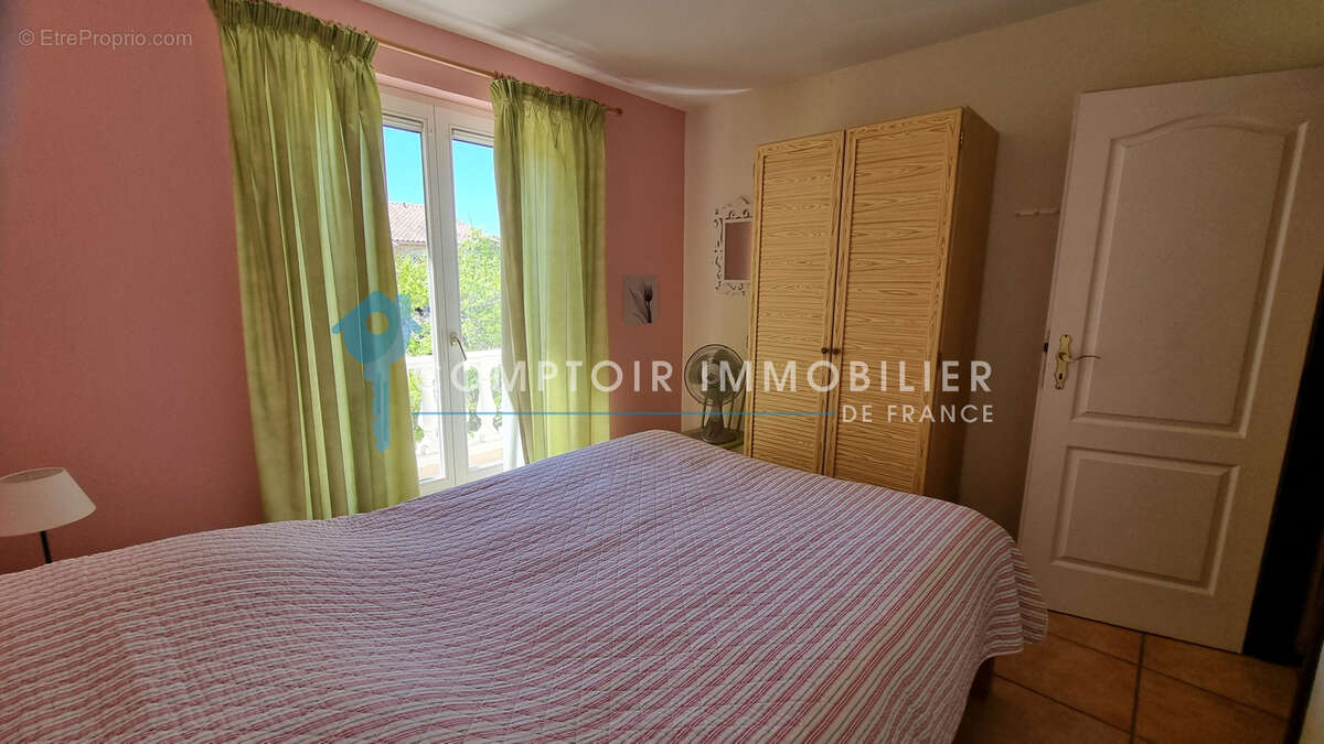 VAR (83) - À VENDRE - VIDAUBAN - Villa 4 chambres dans un domaine hôtelier sécurisé - photo 7