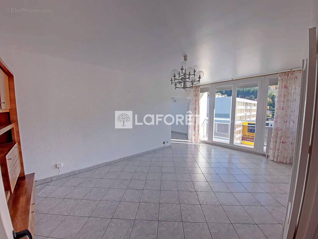 Appartement à SAINT-ETIENNE