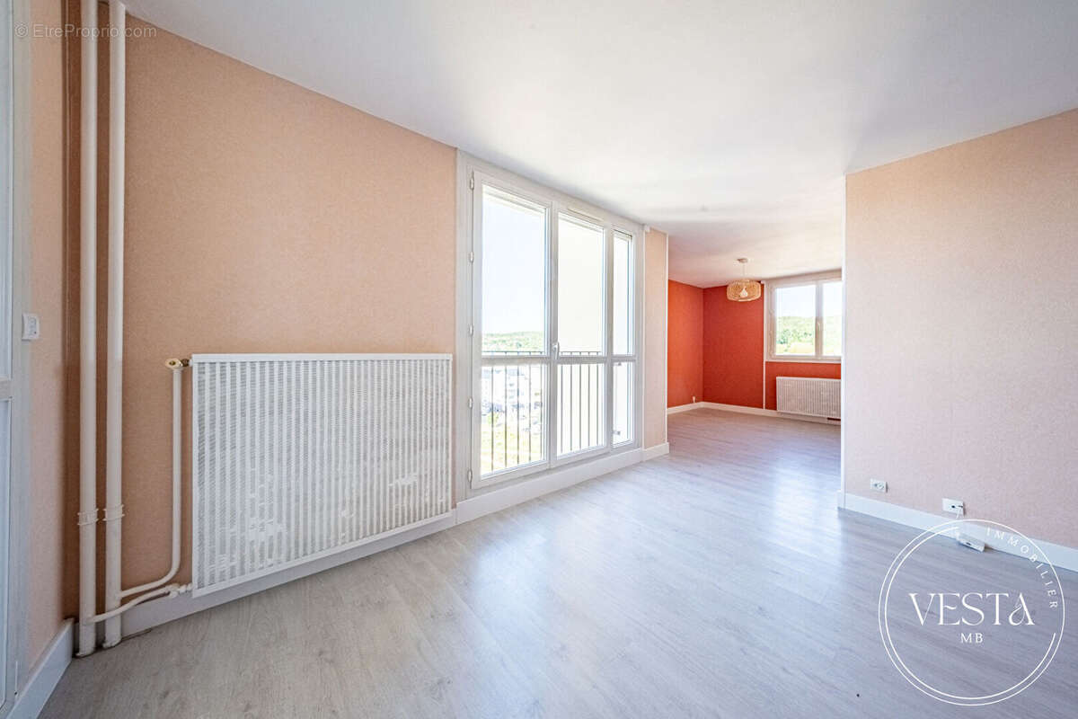 Appartement à CHENOVE