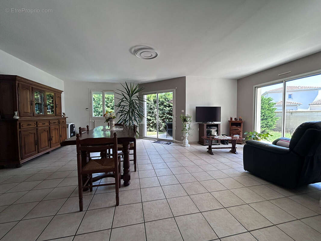 Maison Eysines 5 pièce(s) 91.77 m2 - photo 2