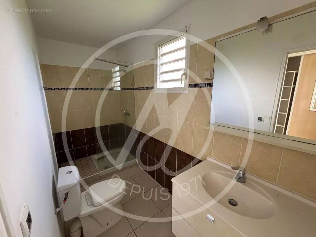 Maison à PETIT-BOURG