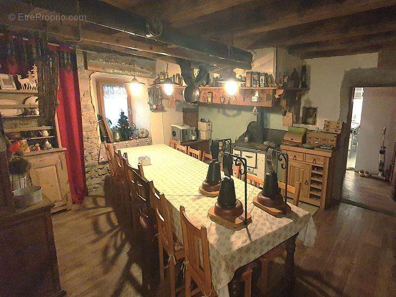 Maison à ARACHES-LA-FRASSE