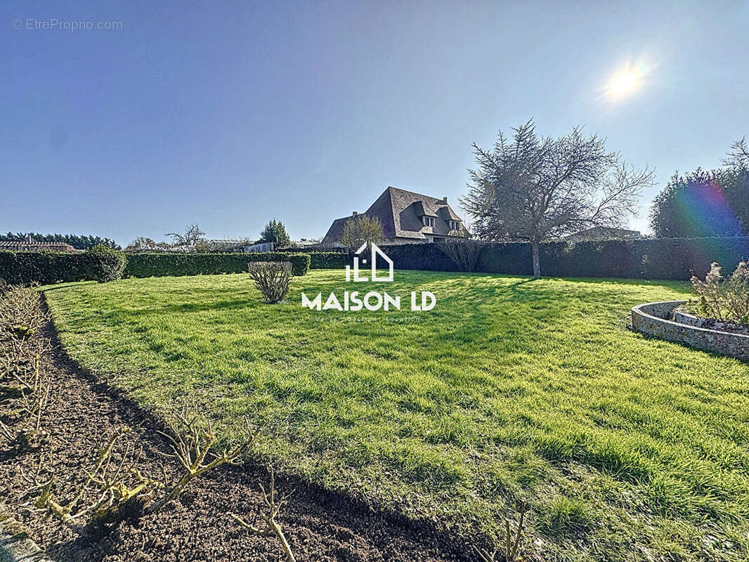 Maison à SAINT-PIERRE-SUR-DIVES