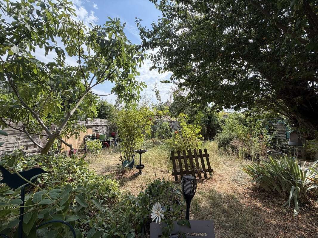 Maison 6 pièces à Beauvais  3 chambres, bureau, garage et jardin clos - photo 11