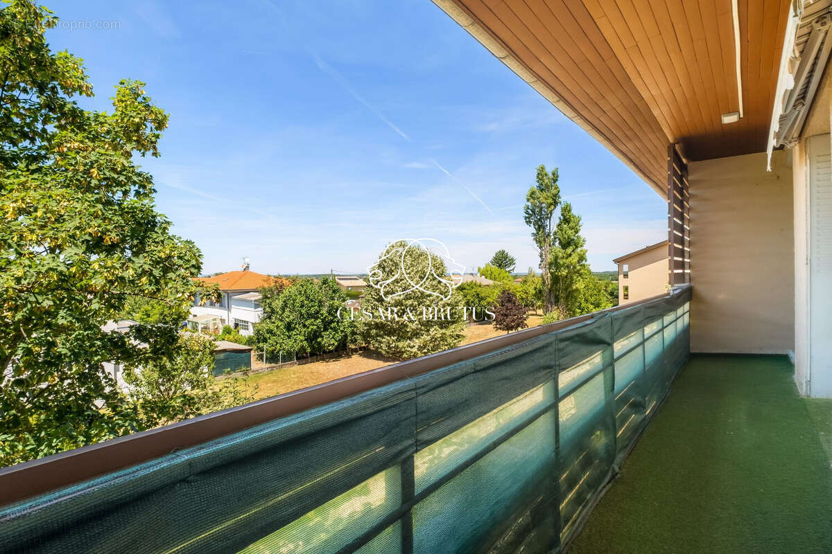 Appartement à SAINT-LAURENT-DE-MURE