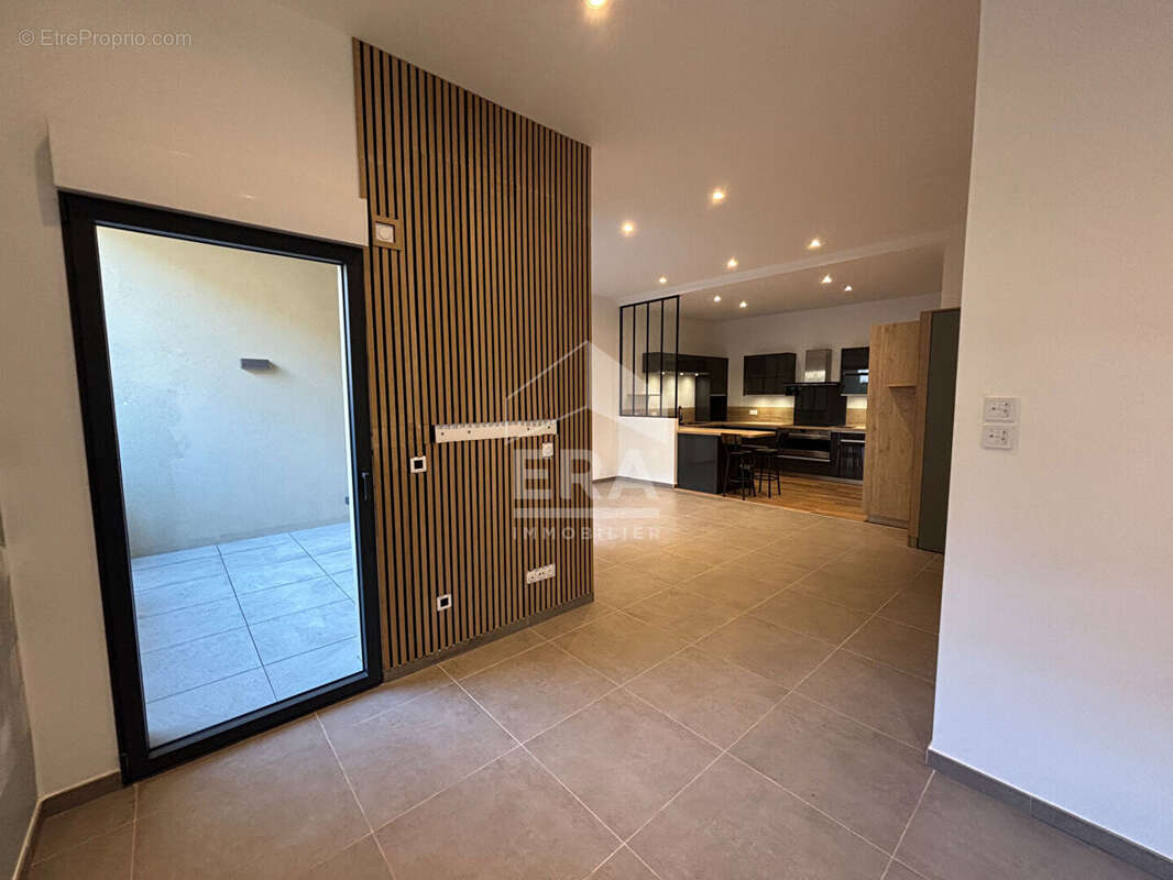 Appartement à VALLAURIS