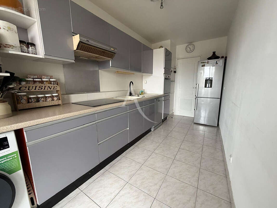 Appartement à VAUJOURS