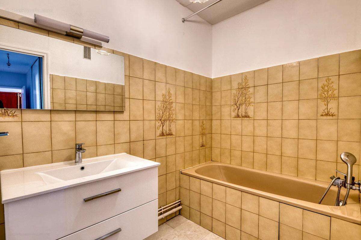 Appartement à SAINTE-FOY-LES-LYON