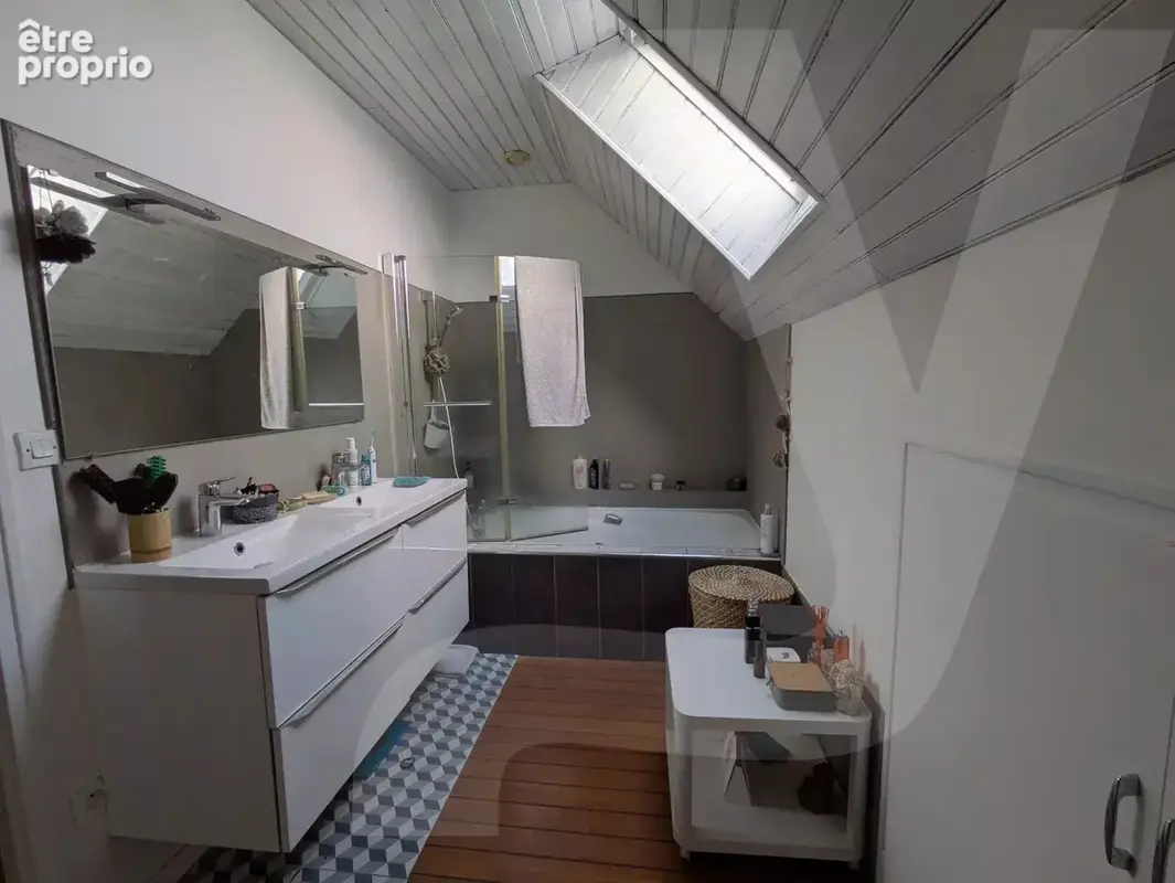 Treillières – maison familiale de charme – 5 chambres – 191 m² habitables – jardin paysagé de 702 m² - photo 10