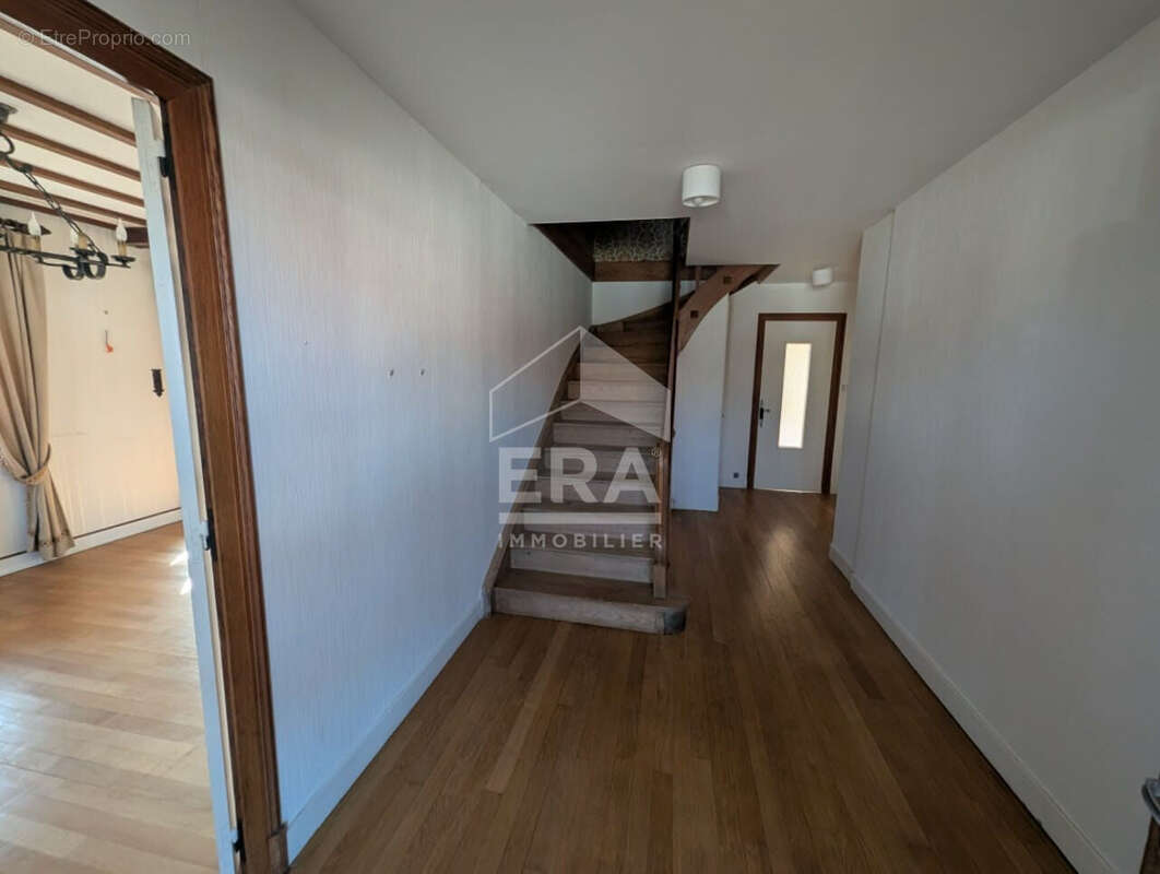 Maison à PIERREFONTAINE-LES-VARANS