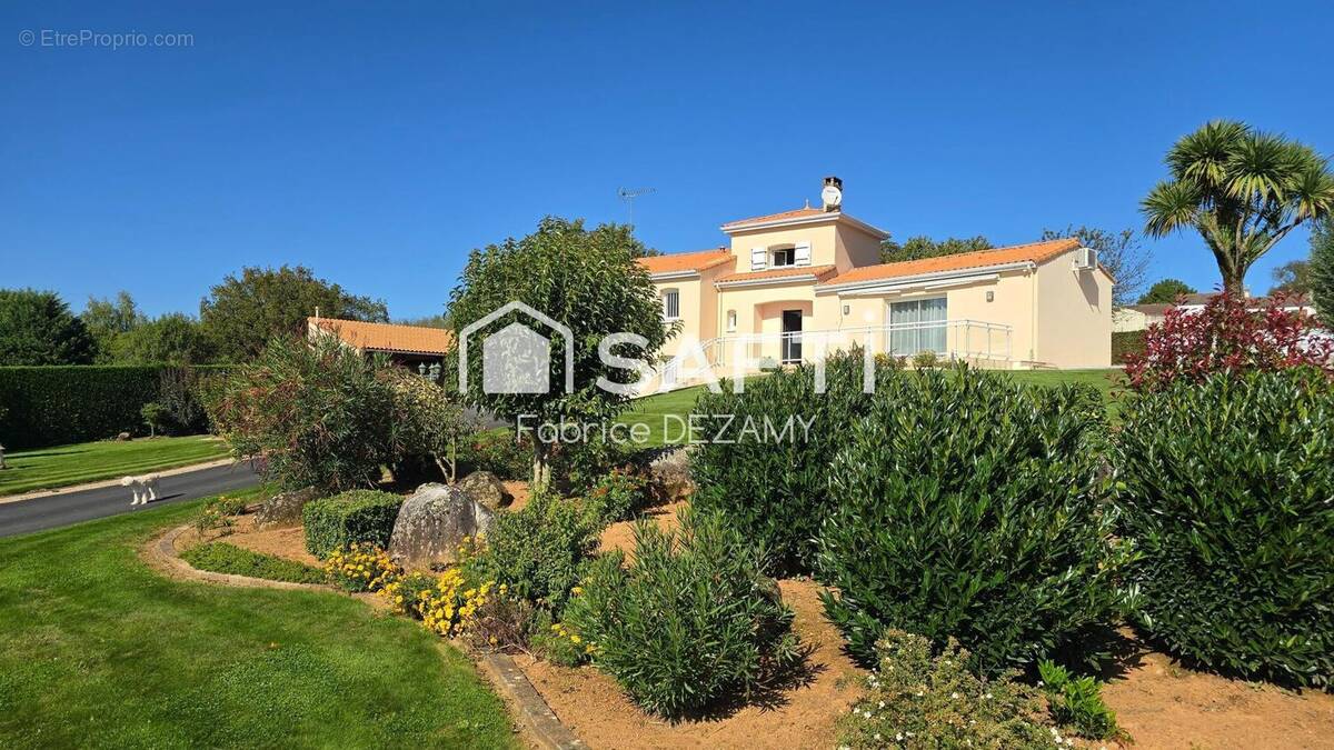 Photo 1 - Maison à MERVENT