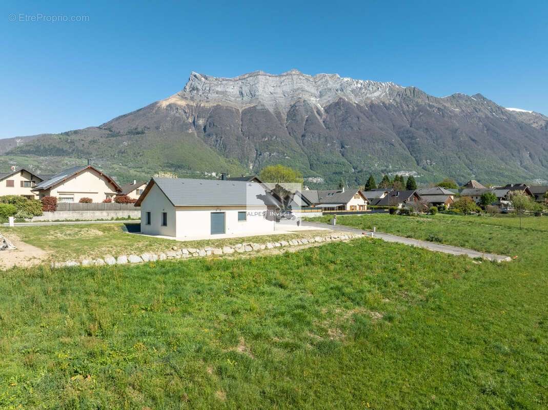 Terrain à CHAMOUSSET
