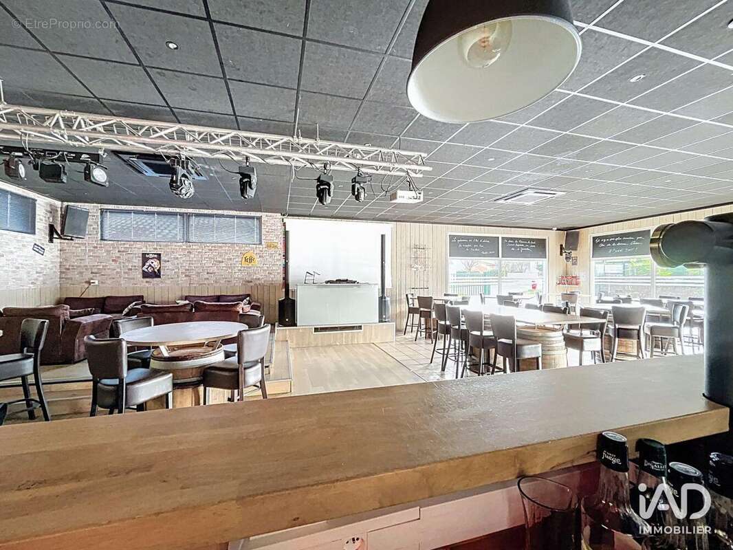 Photo 2 - Commerce à SAINT-PIERRE-DE-CHANDIEU