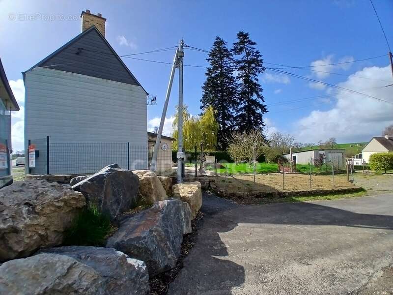 Maison 3 pièces en pierre à restaurer - LA GRAVERIE (14350) - photo 4